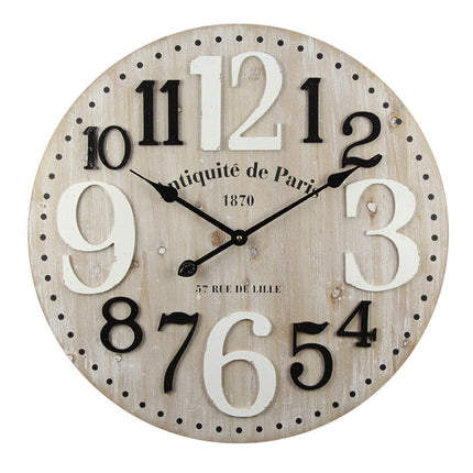 Wanduhr aus Holz im Landhausstil
