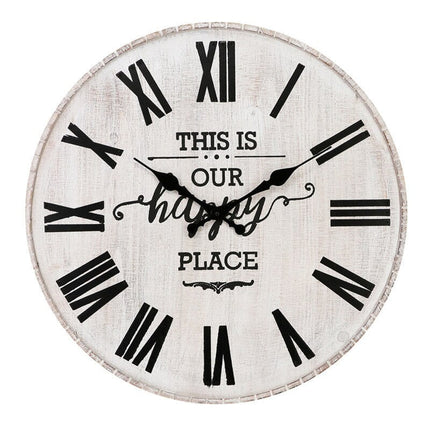 Wanduhr aus Holz im Landhausstil