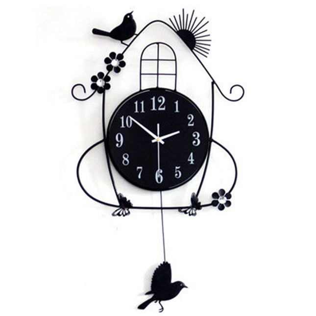 Wanduhr Vogelhaus Design mit Pendel