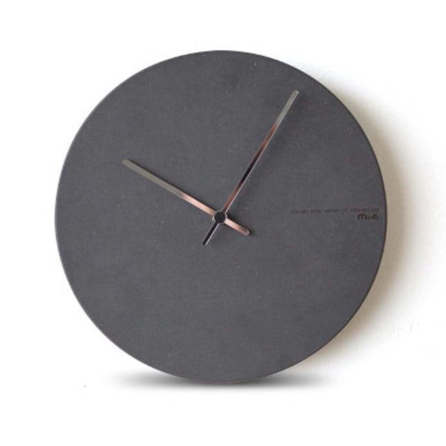 Skandinavische Wanduhr rund in Anthrazit