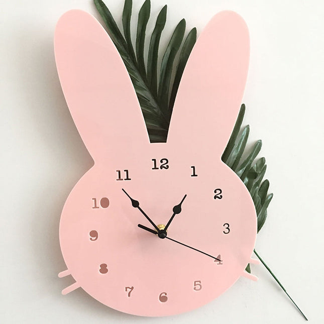 Wanduhr Kinderzimmer mit süßen Hasenohren