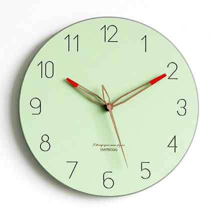 Moderne Wanduhr in Pastellgelb für Kinderzimmer