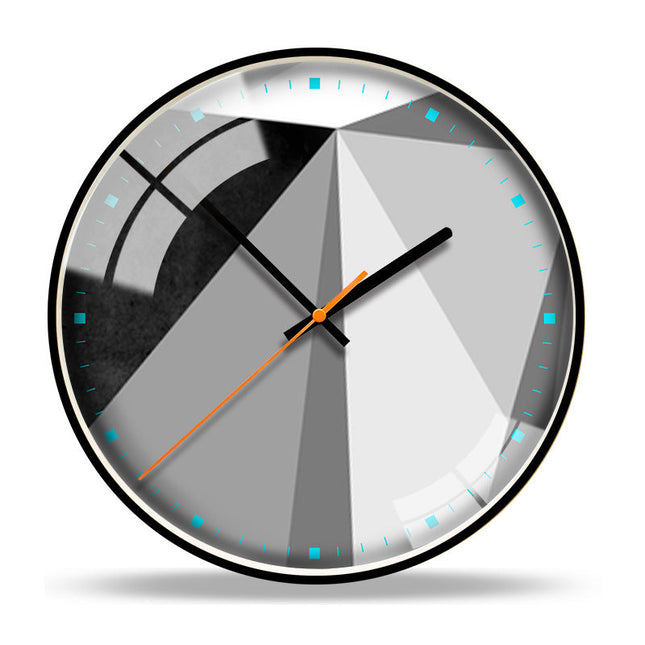 Moderne Wanduhr in grauer Betonoptik