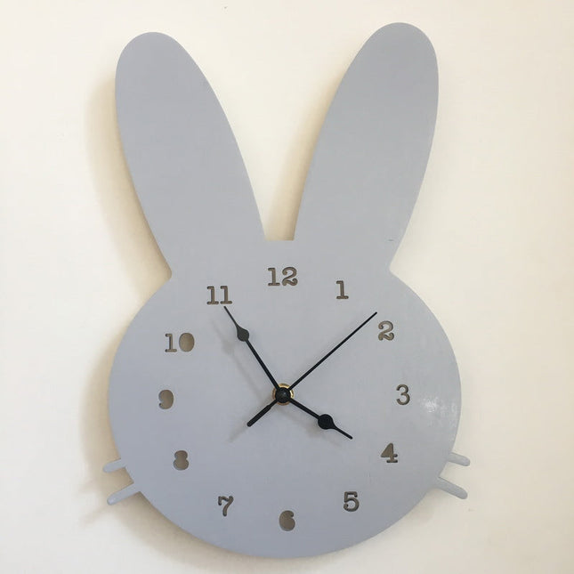 Wanduhr Kinderzimmer mit süßen Hasenohren