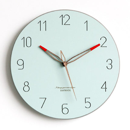 Moderne Wanduhr in Pastellgelb für Kinderzimmer
