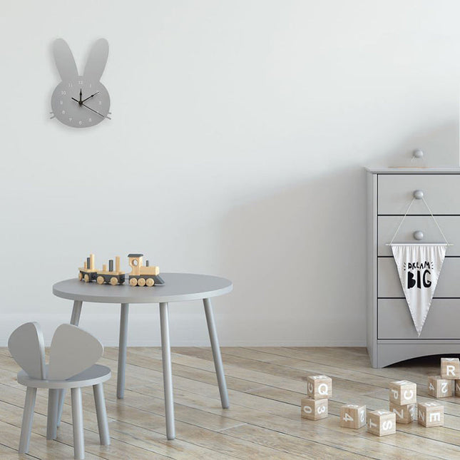 Wanduhr Kinderzimmer mit süßen Hasenohren