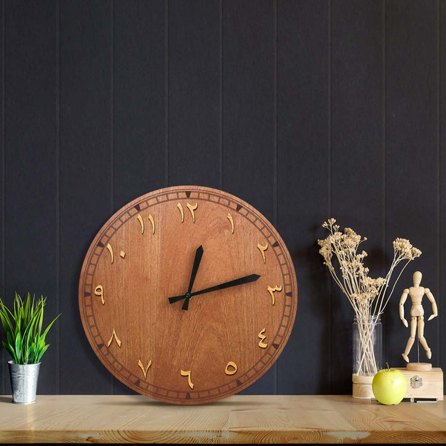 Wanduhr Holz mit arabischen Ziffern