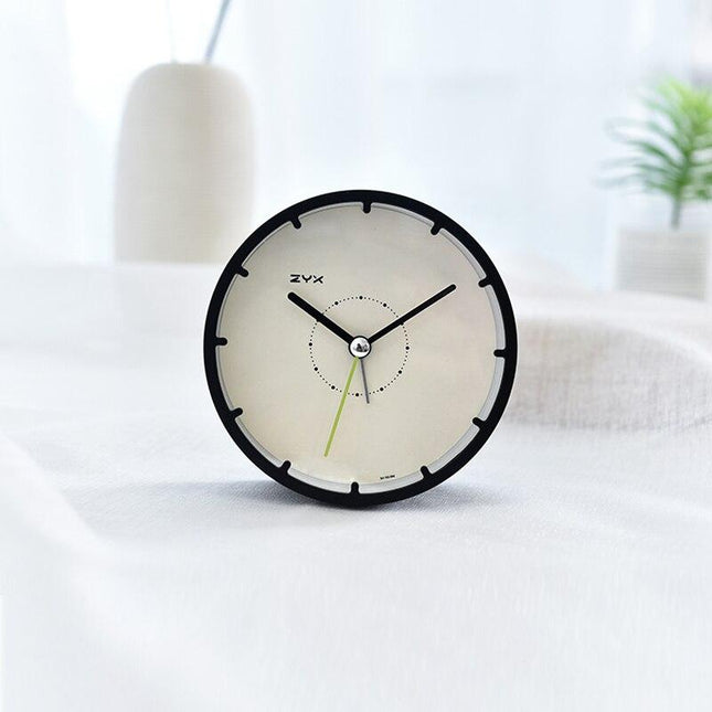 Minimalistische runde Tischuhr ohne Ziffern