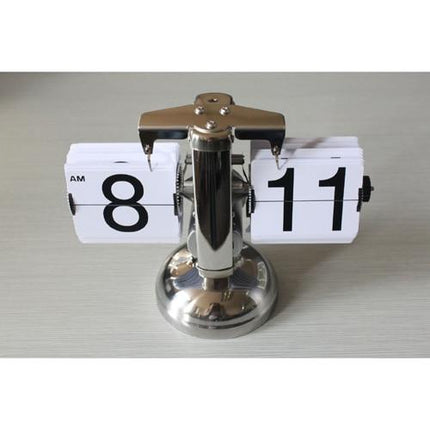 Mechanische Flip-Uhr im Retro Stil