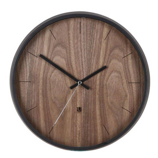 Skandinavische Wanduhr mit Echtholz-Zifferblatt