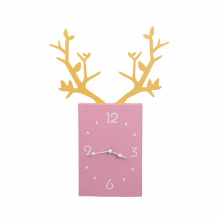 Moderne Wanduhr mit Geweih Design