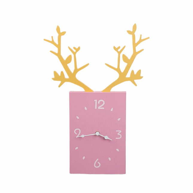 Moderne Wanduhr mit Geweih Design