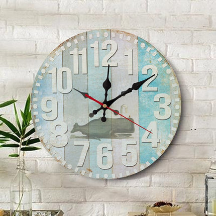 Originelle Wanduhr mit niedlichen Eulen