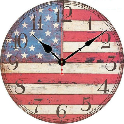 Bunte Vintage Wanduhr im Pariser Bistro-Stil