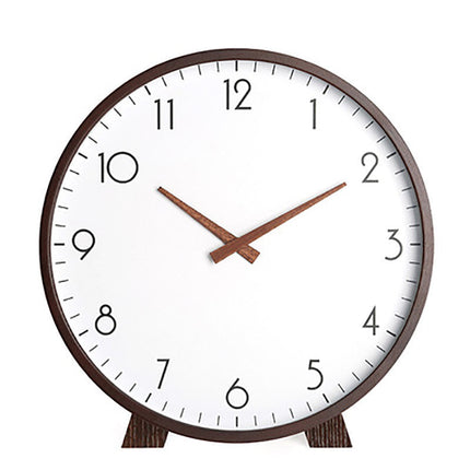 Minimalistische Tischuhr aus hellem Holz