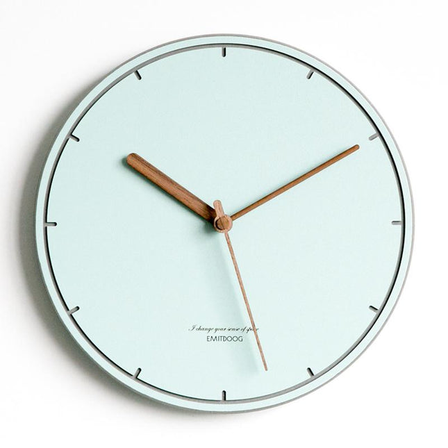 Moderne Design Wanduhr in Pastellrosa