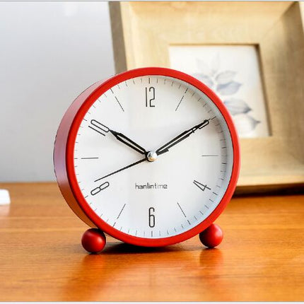 Geräuschloser analoger Wecker ohne Ticken