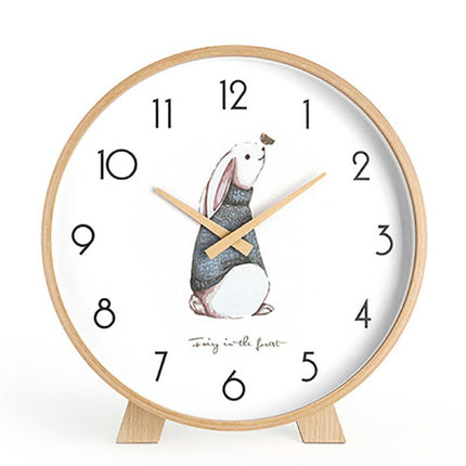 Minimalistische Tischuhr aus hellem Holz