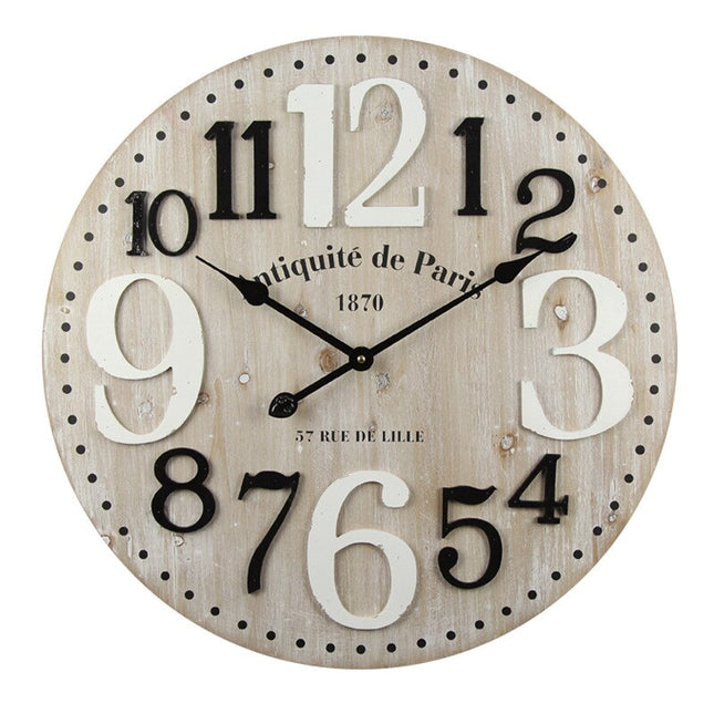 Wanduhr aus Holz im Landhausstil