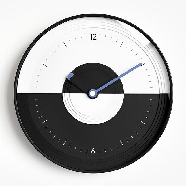 Design Wanduhr modern im Yin-Yang-Stil