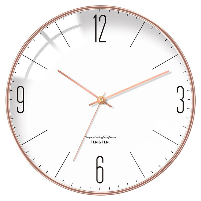 Gewölbte Wanduhr im nordischen Stil