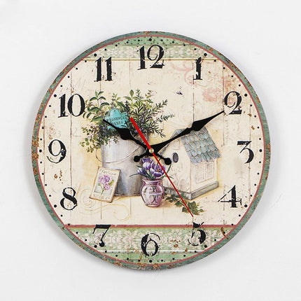 Vintage Wanduhr aus Holz im Landhausstil