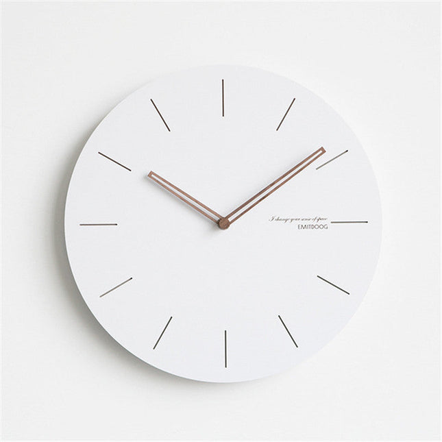 Minimalistische skandinavische Wanduhr leise