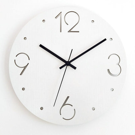 Moderne schlichte Wanduhr für die Küche