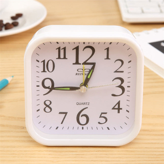 Schlichter analoger Wecker mit Ziffernblatt