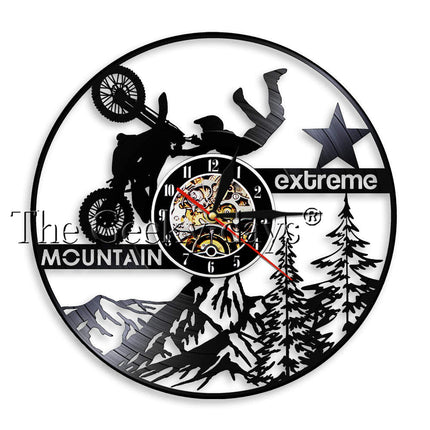 Wanduhr aus Schallplatte mit Motorrad-Motiv