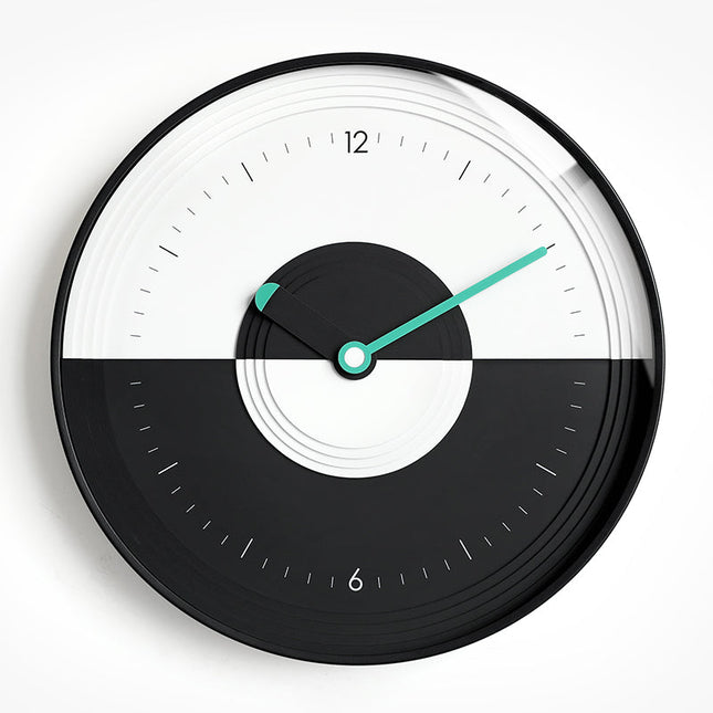 Design Wanduhr modern im Yin-Yang-Stil
