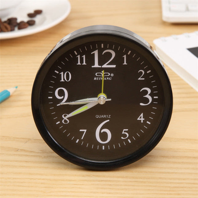 Schlichter analoger Wecker mit Ziffernblatt