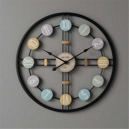 Runde Steampunk Wanduhr mit bunten Ziffern