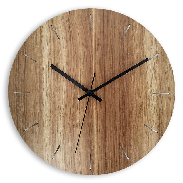 Moderne schlichte Wanduhr für die Küche