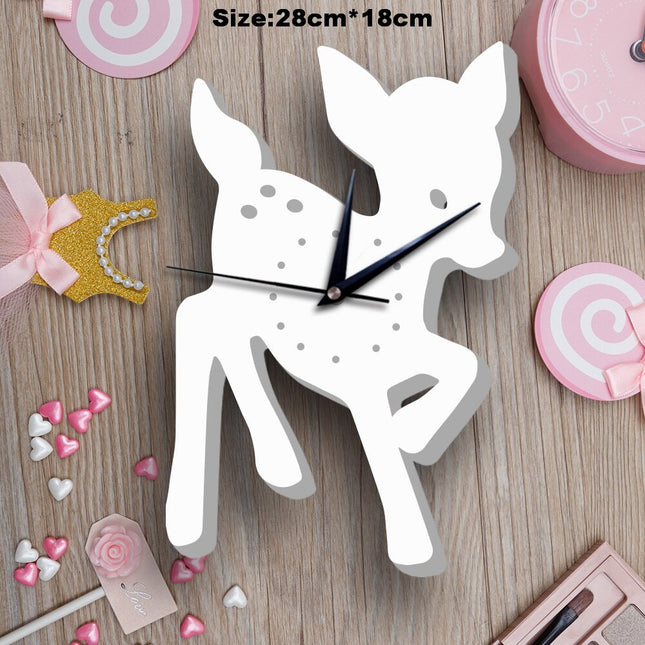 Weiße Kinder Wanduhr in Raketen-Form