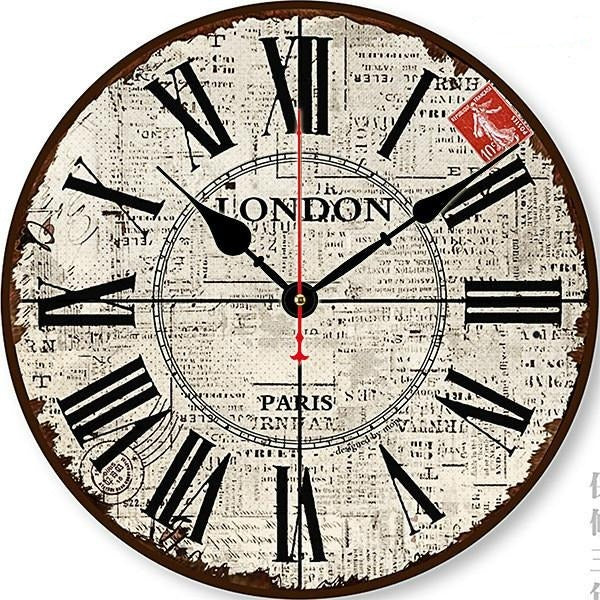 Bunte Vintage Wanduhr im Pariser Bistro-Stil