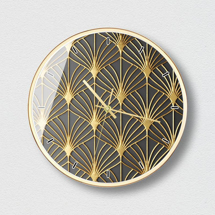 Elegante Wanduhr mit goldenem Wabendesign