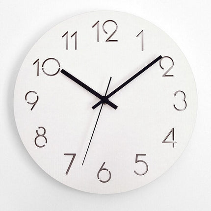 Moderne schlichte Wanduhr für die Küche