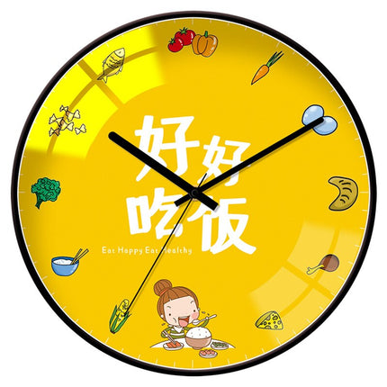 Gewölbte Wanduhr im nordischen Stil