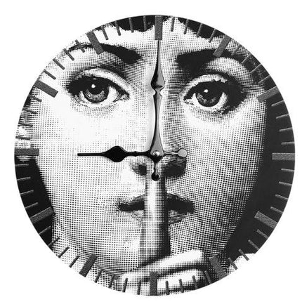 Design Wanduhr Vintage mit Frauengesicht