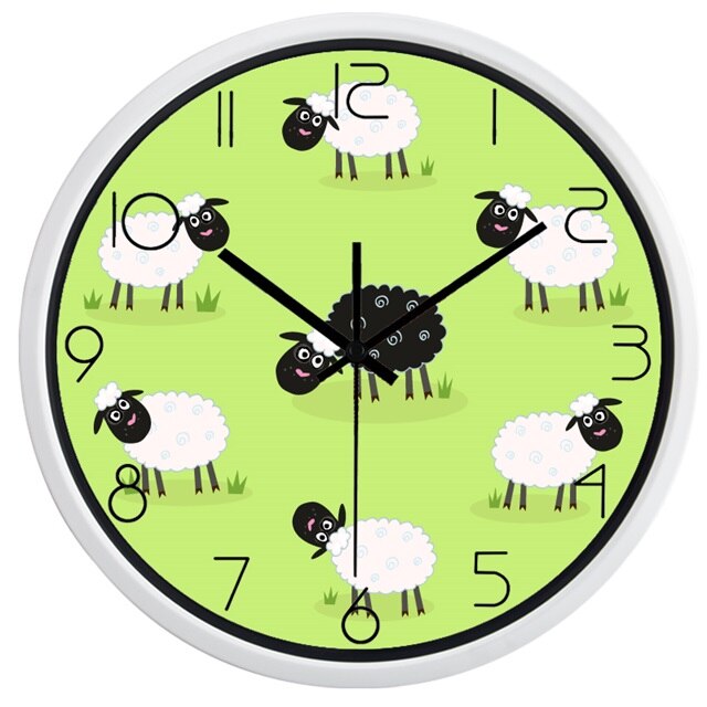 Wanduhr für Kinderzimmer mit Mops-Motiv