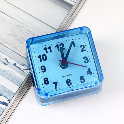 Kleiner quadratischer Reisewecker analog