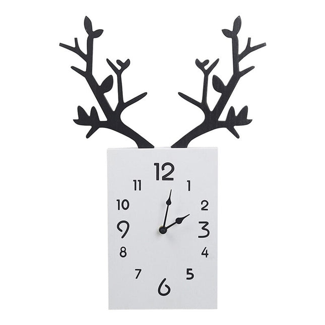 Moderne Wanduhr mit Geweih Design