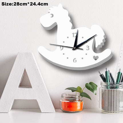 Weiße Kinder Wanduhr in Raketen-Form