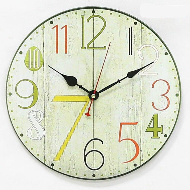 Bunte Vintage Wanduhr im Pariser Bistro-Stil