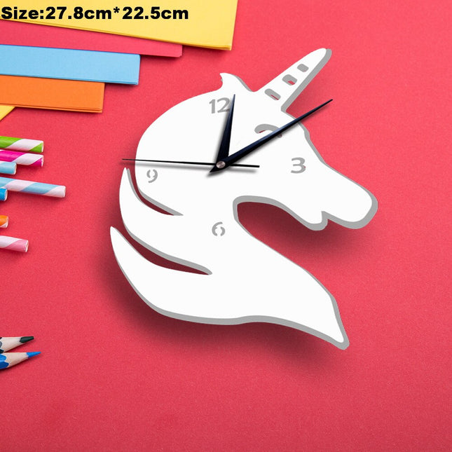 Weiße Kinder Wanduhr in Raketen-Form