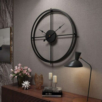 Große skandinavische Wanduhr aus Metall