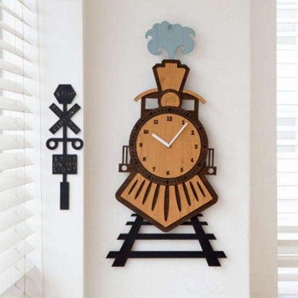 Wanduhr aus Holz Zug Design