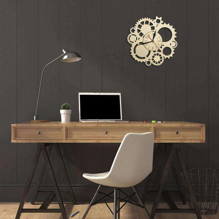 Wanduhr aus Holz mit Zahnrädern