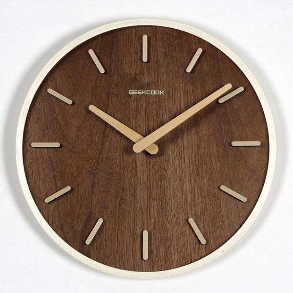 Japanische Design Wanduhr aus Holz
